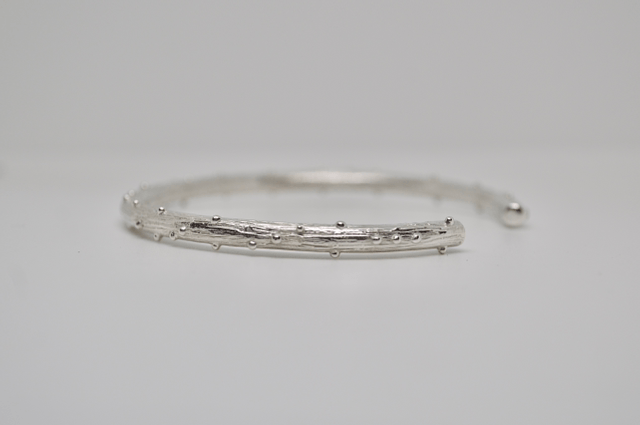 Bracelet granulation