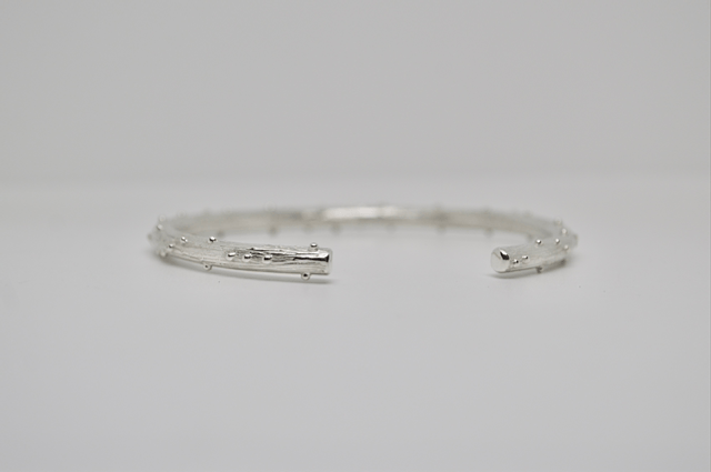 Bracelet granulation