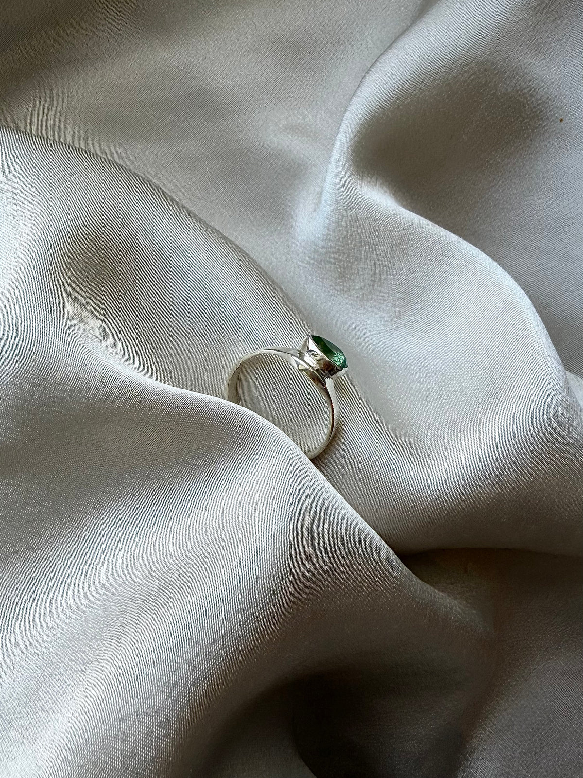 N°22 – 925 sterling silver and sapphire ring
