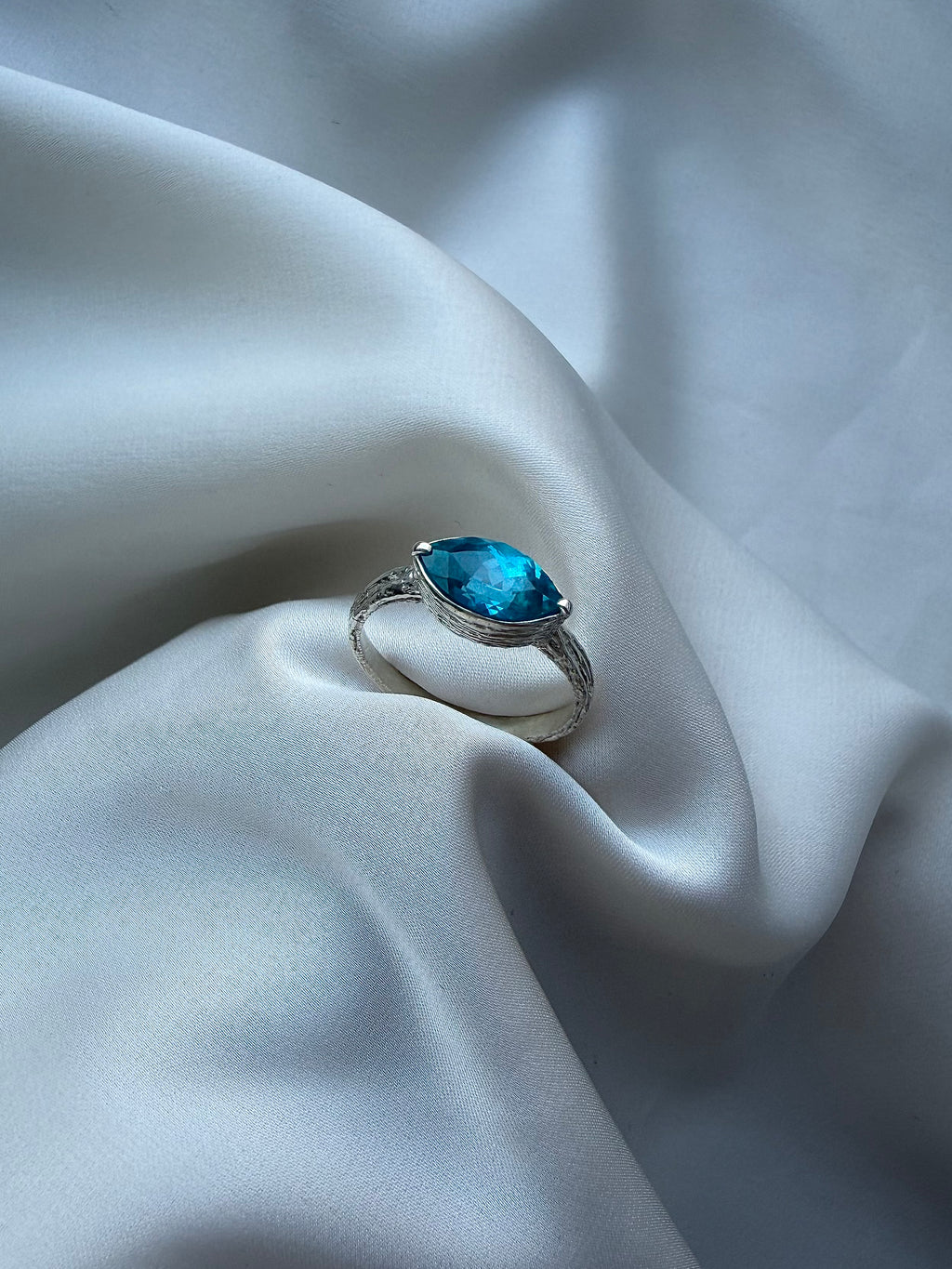 N°25 – Bague en argent 925 et saphir