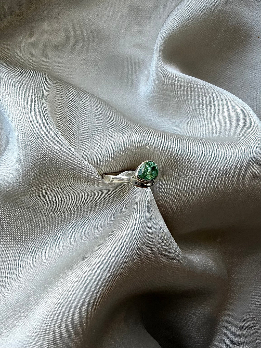N°22 – 925 sterling silver and sapphire ring