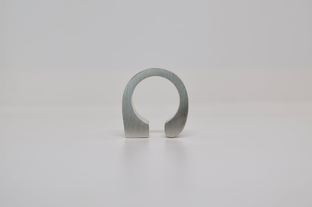 N°4 – Bague asymétrique en argent 925 et oxyde de zirconium