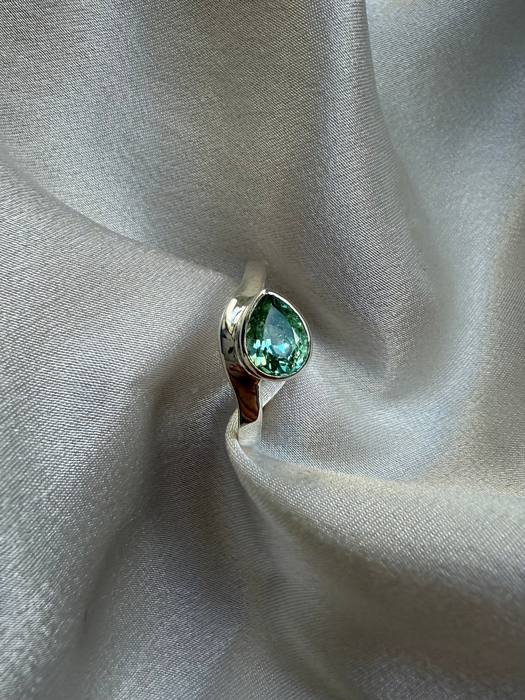 N°22 – 925 sterling silver and sapphire ring